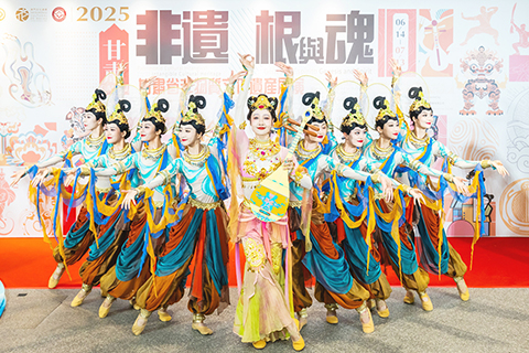 ◎ 「根與魂甘肅省非遺展演」活動昨日開幕,呈獻隴原文化與絲路風韻。