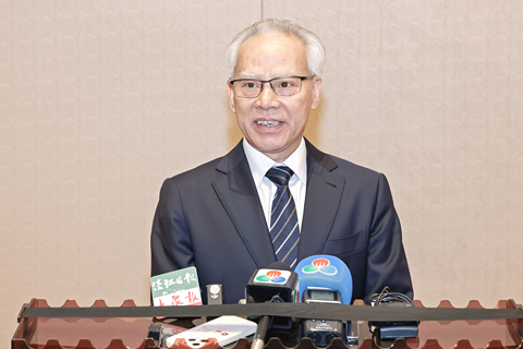 ◎ 岑浩輝稱,特區政府冀與社會各界攜手落實「穩就業」政策。