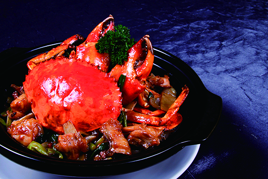 ◎ 乾蔥生煏肉蟹雞煲。