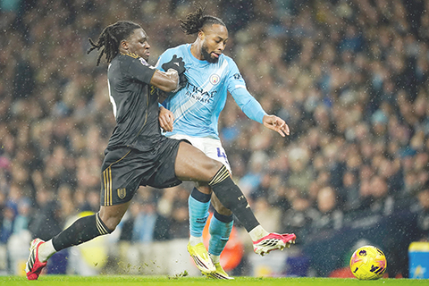 ◎ 藍衣施美安昨晨為曼城建功。(美聯社)