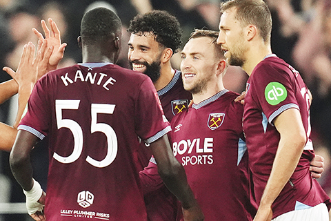 ◎ 韋斯咸諸將昨晨祝捷。(美聯社)